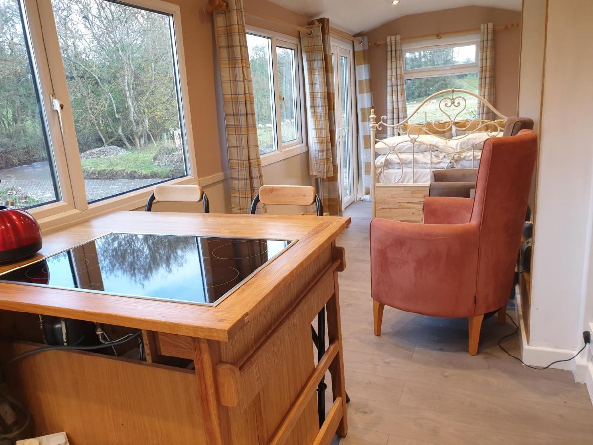Riverside Cabin In Shropshire Oswestry Exterior foto