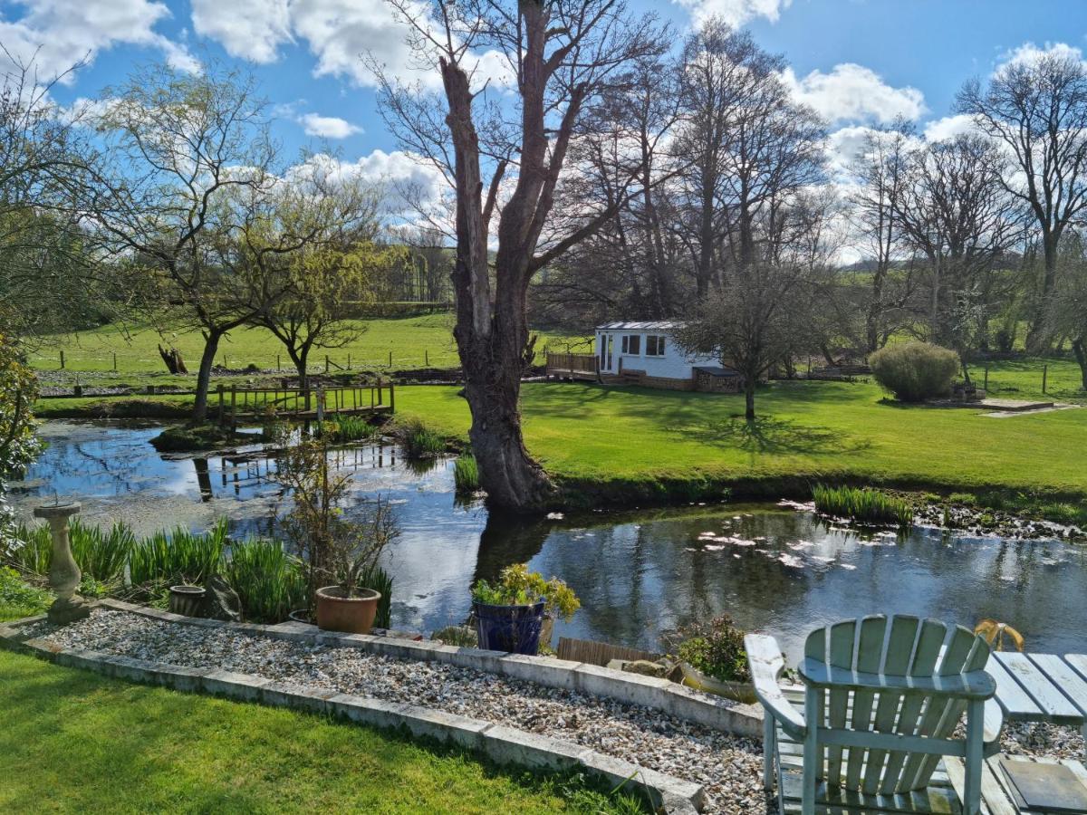 Riverside Cabin In Shropshire Oswestry Exterior foto