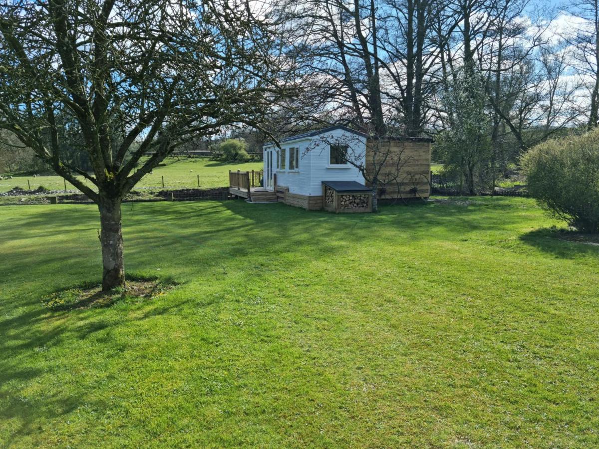 Riverside Cabin In Shropshire Oswestry Exterior foto